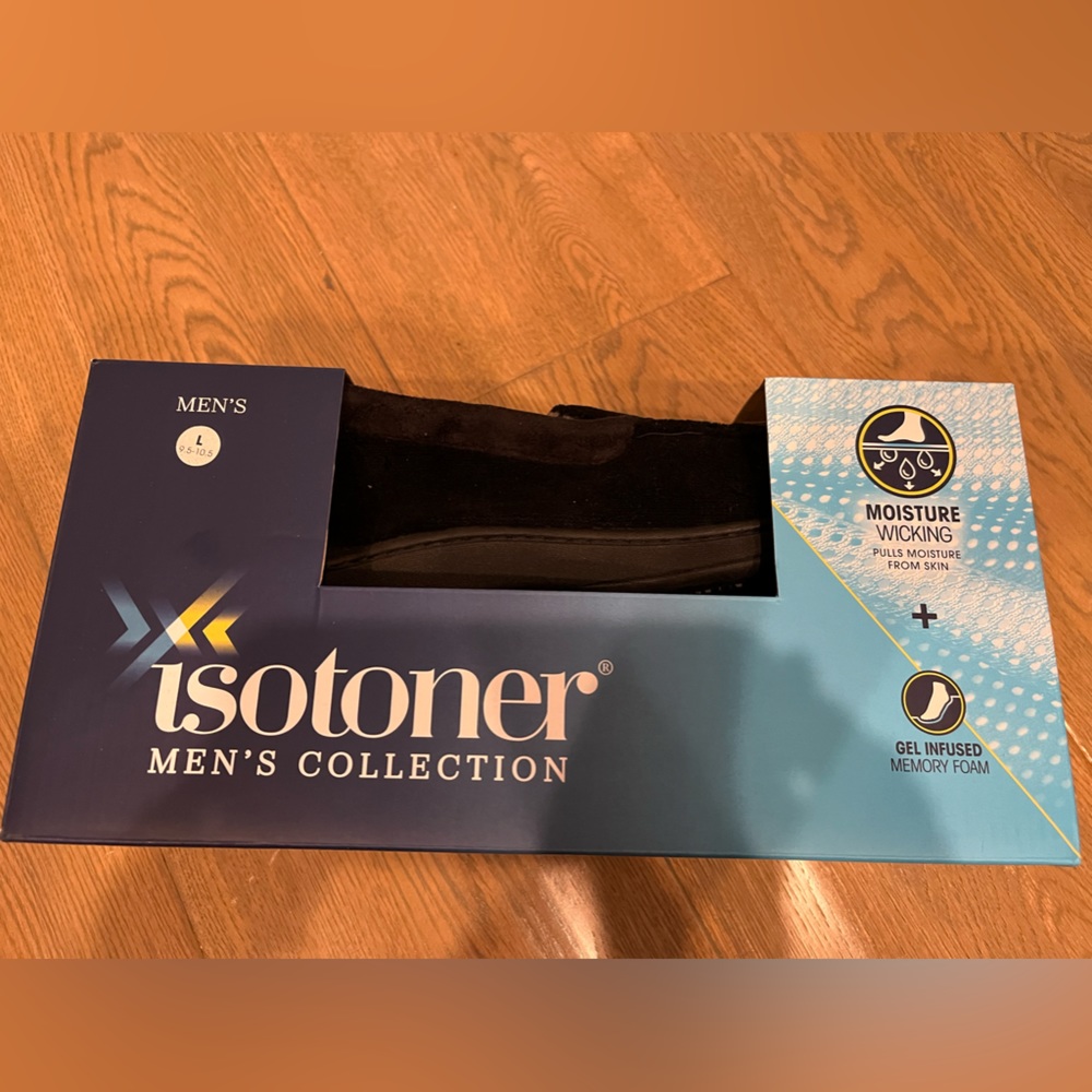 NIB Men’s Isotoner Moisture Wicking Slippers Black, size L